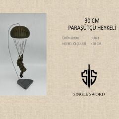 Single Sword Haki Renk Paraşütçü heykeli