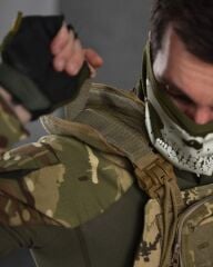 Single Sword Pratik Tak Çıkar Özellikli Tokalı Kod-7 Yan Korumalı Akrep Hücum Yeleği PİKSEL